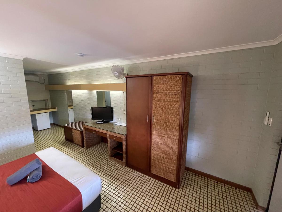 Pine Tree Motel แคทเทอรีน ภายนอก รูปภาพ